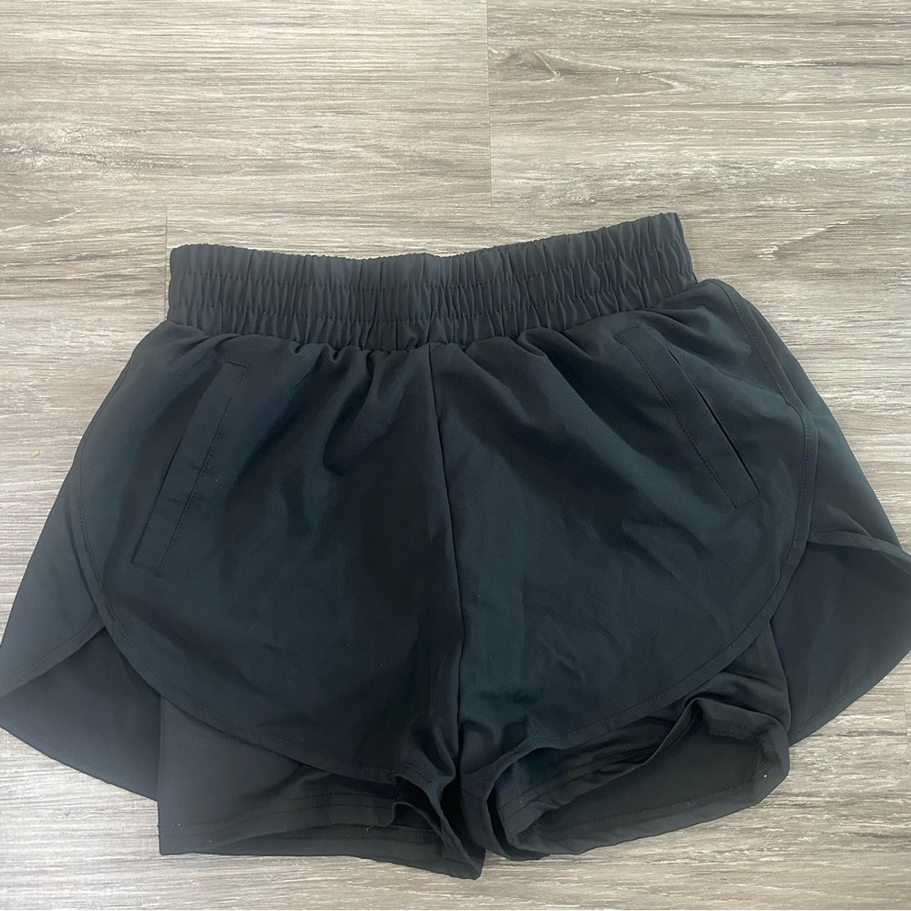 Athletic shorts with spandex